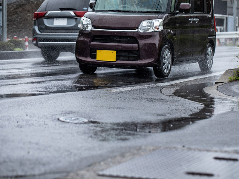 対向車との接触事故、総合保険代理店SASUKENE